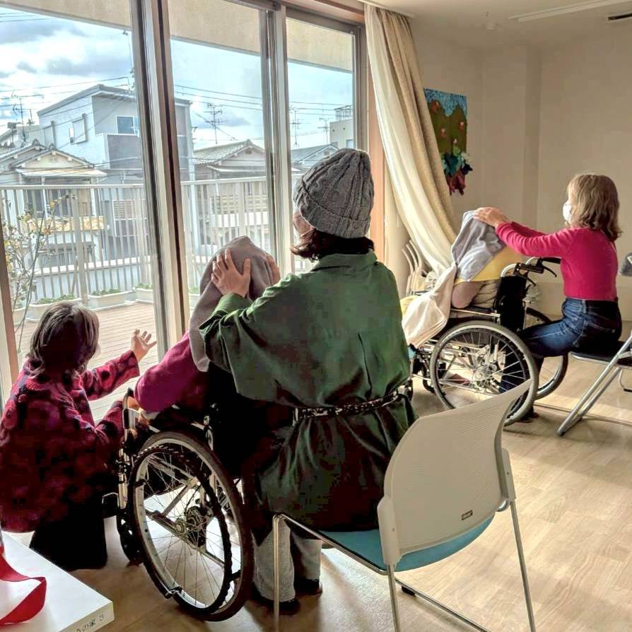 『手をあてる、本当はそれだけで癒やされている』